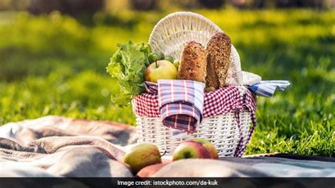 Are Outdoor Picnics Making A Comeback This Viral Tweet May Be Proof NDTV Food