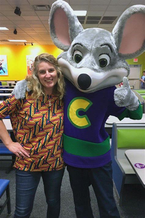 Chuck E Cheese Costume Chuck E Cheese Mascot Headhandslegs And Big Images And Photos Finder