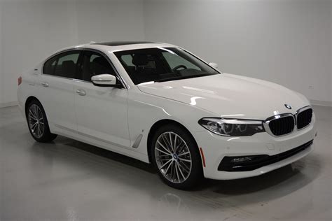 As for the 530e and 530e xdrive ratings are not yet announced, but expect them to be the best that bmw has to offer on the 5 series. New 2018 BMW 5 Series 530e xDrive iPerformance 4dr Car in Elmhurst #B7962 | Elmhurst BMW