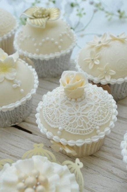 Elegant Vintage Wedding Cupcakes By Hilary Rose Cupcakes 1171377