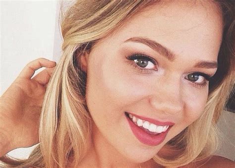 Australia Instagram Star Essena Oneill Quits Unhealthy Social Media Bbc News