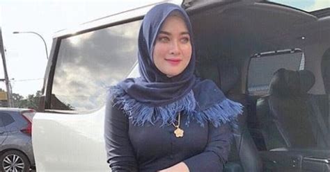 Artis, awek melayu, awek tudung, batang, bogel, cewek bugil, gadis bugil, hisap, jalang, konek, lucah, mahasiswi, melayu bogel, memek, ngentot, perawan, perempuan, rumah tumpangan, sabul, toket. saya sayang awek melayu: Malam ni ada dinner untuk semua staf