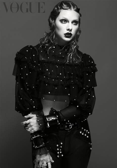 This is a live wallpaper of taylor swift black and white. Taylor Swift | Vogue UK | January 2018 | Cover Photoshoot