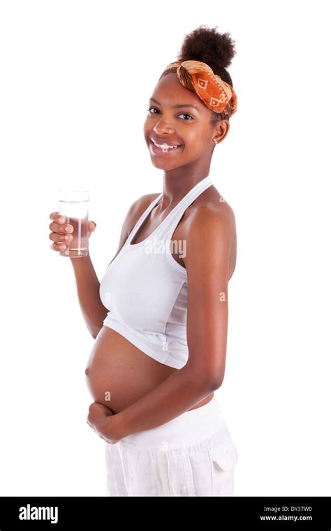 Junge Schwangere Schwarze Frau Mit Einem Glas Wasser Menschen In