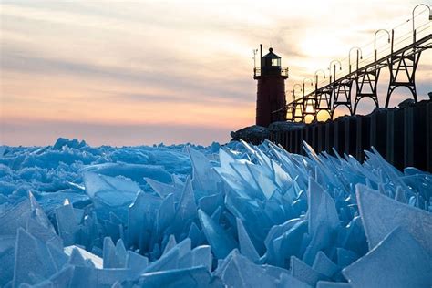 Surreal Pictures Of Frozen Lake Michigan Looks Like Its ‘shattered