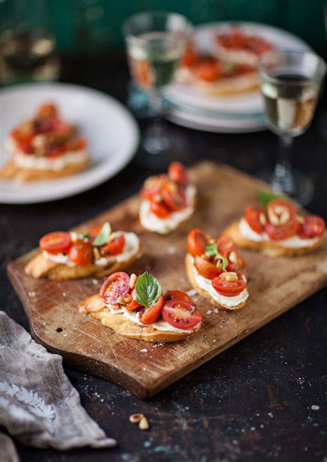 Tomato Crostini With Whipped Goats Cheese Drizzle And Dip