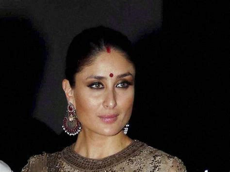 Dont Return Awards Address Issues Kareena Kapoor On Intolerance Bollywood Hindustan Times