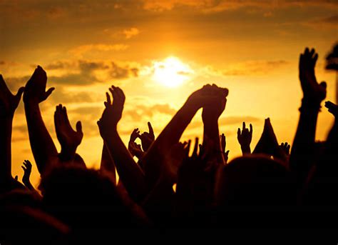 Worship Crowd Stock Photos Pictures And Royalty Free Images Istock