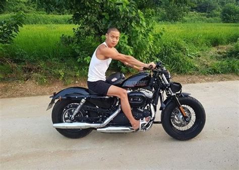 보통 근육 하면 울끈불끈한 그 근육만을 떠올리지만 그건 근육계 하나만을 얘기하는 것. '자연의 왕' BJ최고다윽박, 여심을 사로잡는 일상 공개 ...