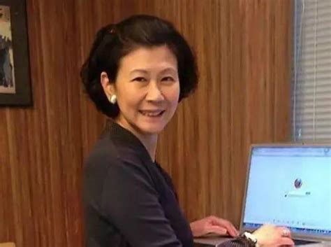 揭秘李嘉诚背后的女人香港第二女富豪 两人相差33岁手机凤凰网