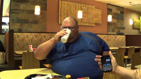 Fatman Eats Ten Dippped Mcdonalds Mcnuggets In Under 1 Minute Youtube