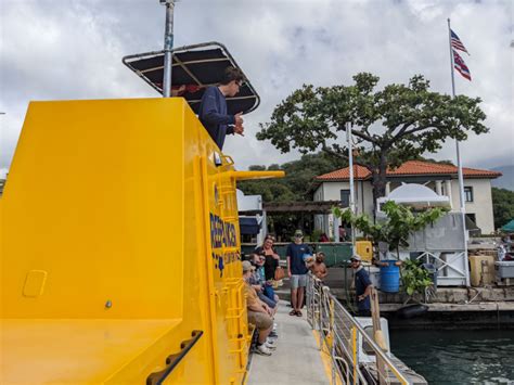 photos reef dancer maui s yellow semi submarine in lahaina hi maui happy hours