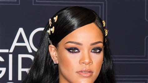 Rihanna Makeup Line Fenty Beauty By Rihanna Teen Vogue