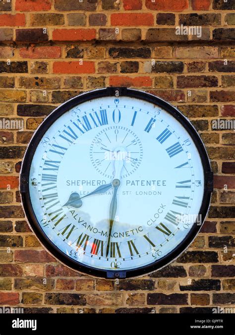 Greenwich Mean Time Hi Res Stock Photography And Images Alamy