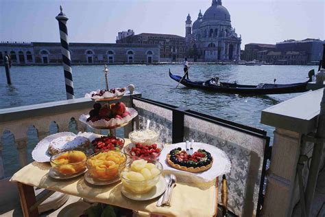 2021's top tours in venice include la bussola free tours, food tours + venice free walking tour. The 7 Best Venetian Gondola Rides of 2021