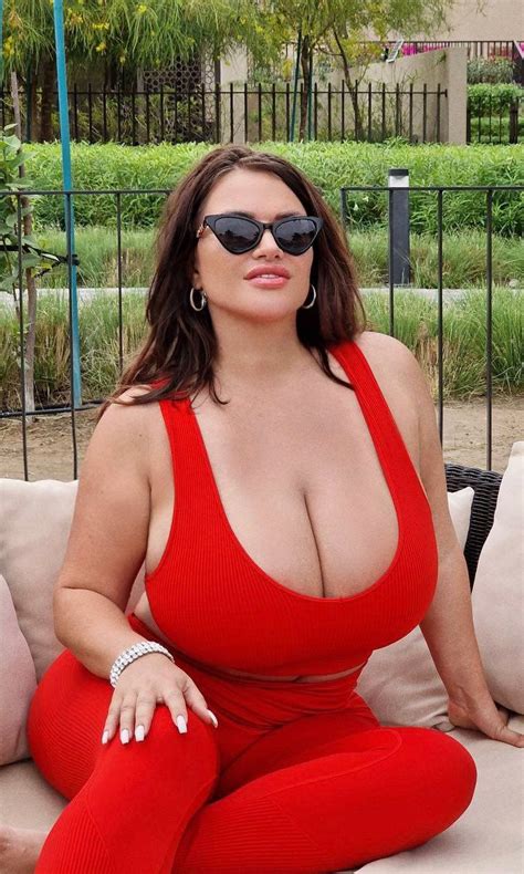 Beautiful Women Over 40 Bbw Sexy Pin Up Outfits Curvy Outfits Curvy Girl Fashion