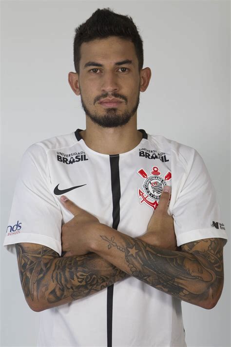 Pedro Henrique se aproxima de renovação de contrato com Corinthians
