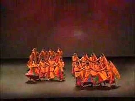 Learn About The Ten Most Famous Folk Dances Of India Dance Of India Garba Folk Dance