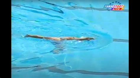 Wonderful Synchronised Swimming Girl Stretch Her Flexible Body To Splits In Water Youtube