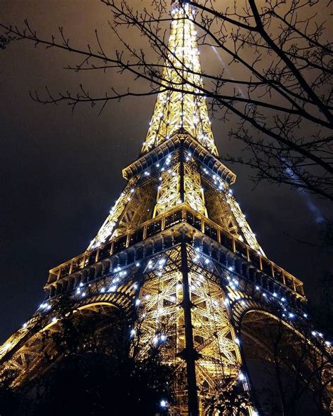 Eiffel Tower Lights At Night Paris France Joelisaacramirez Eiffel