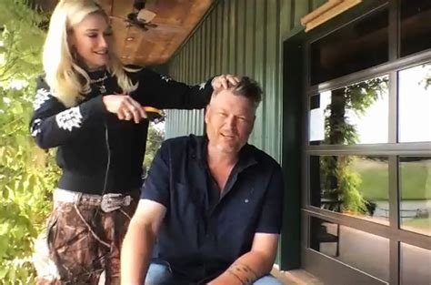 Gwen Stefani Gives Blake Shelton A Haircut On Fallon Billboard