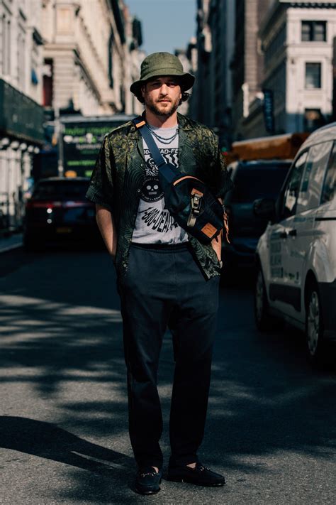 The Best Street Style At New York Fashion Week Men’s Stylish Mens Fashion Latest Mens Fashion
