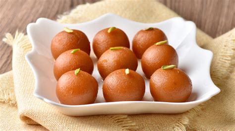 8 Indian Pakistani Desserts You Can Not Say No To Laree Adda