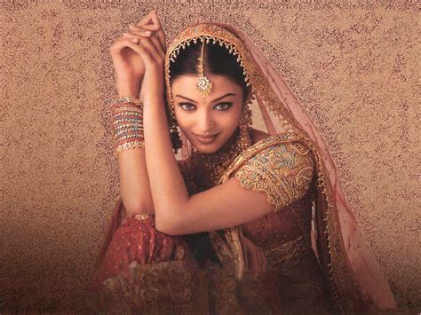 Aishwarya Rai Bridal Saree Still Photo
