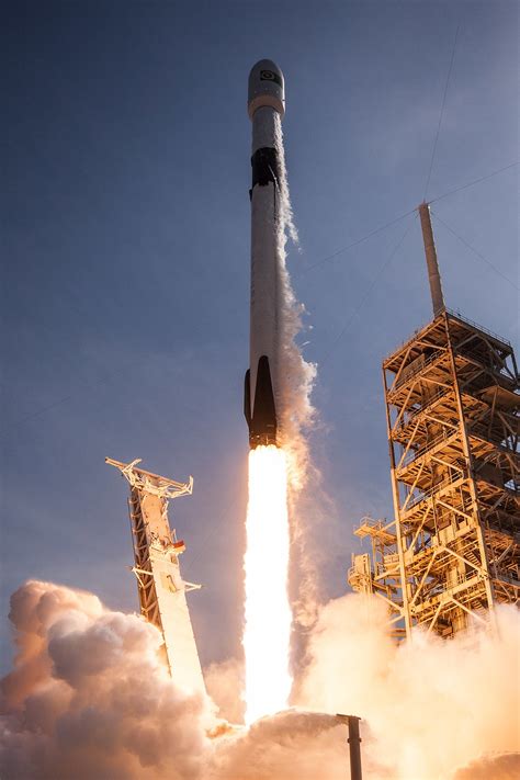 The falcon 9 user's guide is a planning document provided for potential and current customers of space exploration technologies (spacex). Falcon 9 - Wikipedia