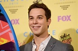 Skylar Astin on "Pitch Perfect 3": How about a cappella in space? - CBS News