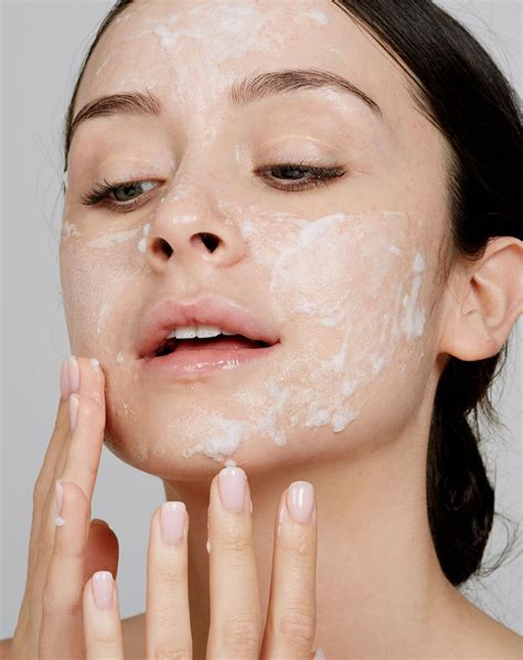 The 8 Best Natural Face Washes Of 2022