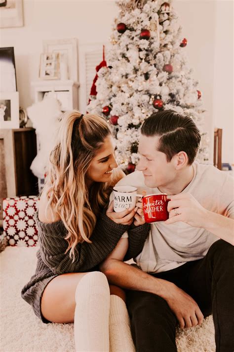 In Home Christmas Session Cute Couple Cozy In Home Session Inspo Couples Photography Inspo S