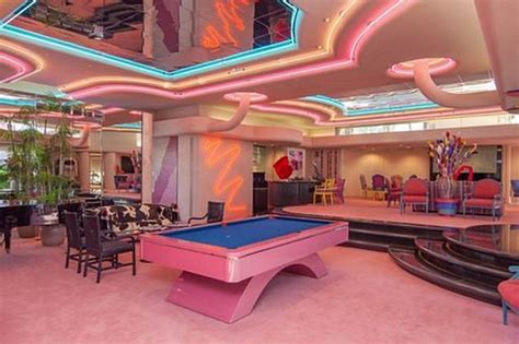 Outrageous Interior Design And Home Decor Of The 80s Luno
