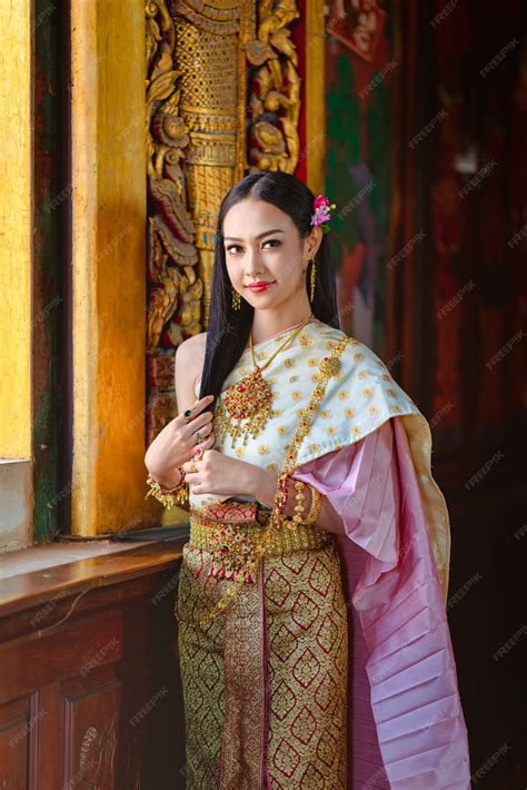 Premium Photo Thai Girl In Traditional Thai Costume Identity Culture