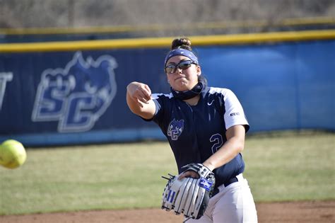 Jazmyn Martinez Softball Southern Connecticut State