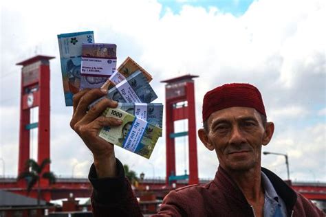 Potret Penukaran Uang Rupiah Baru Untuk Lebaran