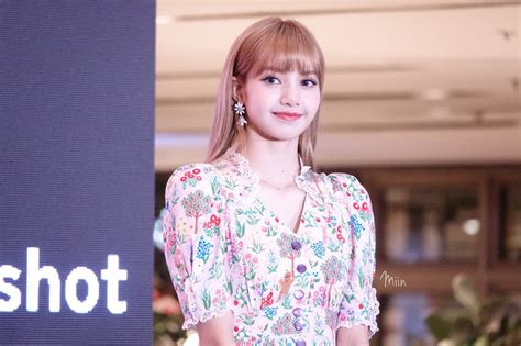 Blackpink Lisa Moonshot Central World Fansign Event Bangkok Thailand 158