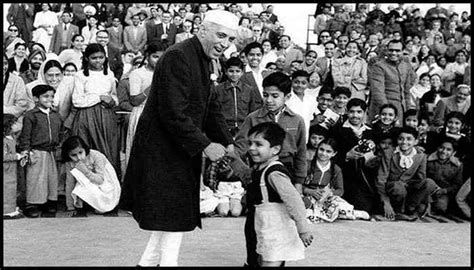 पंडित जवाहरलाल नेहरू पर निबंध Jawaharlal Nehru Essay In Hindi