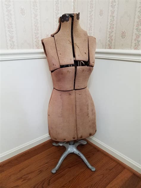Vintage Dress Form Instappraisal