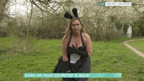 Flustered Josie Gibson Spots Animals Having Sex In Background Of This