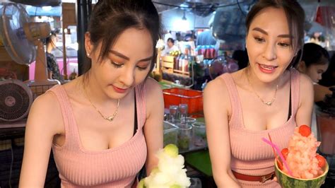 Hottest Street Food Vendor In Bangkok Angels Melon Smoothie Youtube