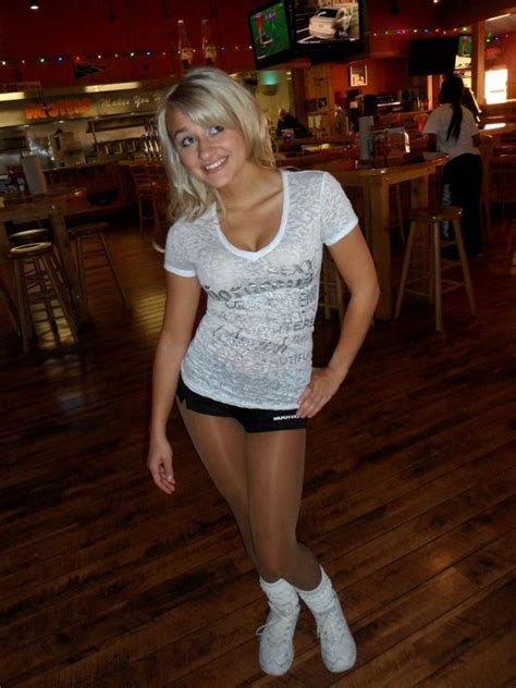 Pin By Hooters Girls On Pinterest On Missouri Hooters Hooters Girls Girls Hannah Hooters