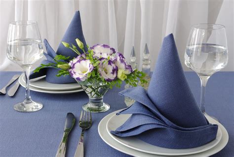 4 Napkin Folding Ideas To Spruce Up Your Restaurants Tables