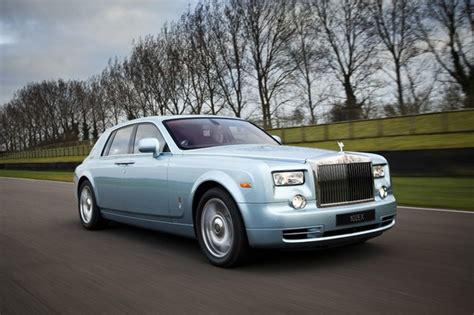 Rolls Royce Will Gradually Switch To Fully Electric Cars By 2040 Driving
