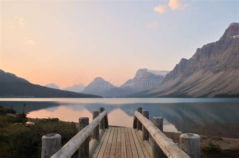 Bow Lake Sunrise Banff National Park Stock Photo Image Of National