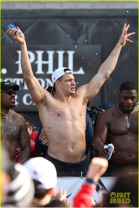 Patriots Rob Gronkowski Strips Down To Show His Abs During Super Bowl