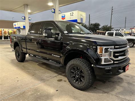 Brand New 2022 F 250 Platinum Tremor Gets All The Mods Ford Truck