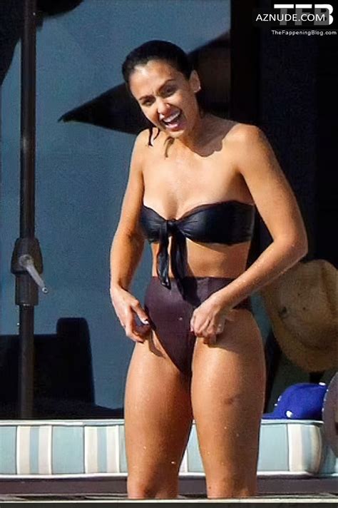 Jessica Alba Sexy Seen Flaunting Her Hot Body In A Bathing Suit During Her Vacation In Cabo Aznude