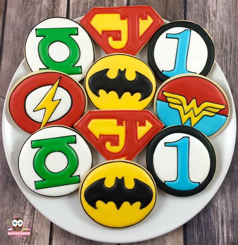 Superhero cookies, green lantern cookies, batman cookies, superman cookies wonderwoman cookies ...