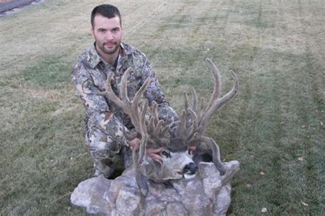 20 Of The Largest Mule Deer Of All Time Gohunt